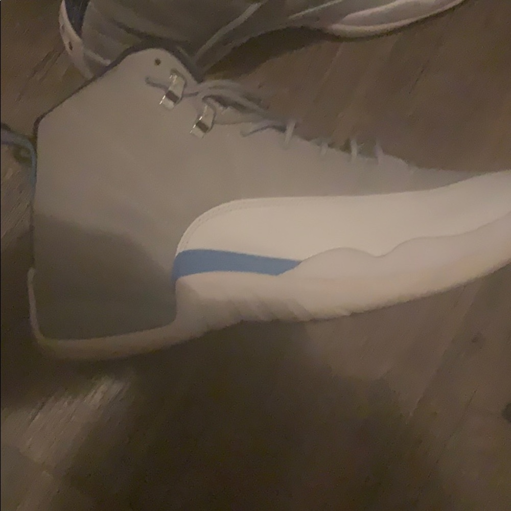 COPY - Jordan 12 University Blue Size 12